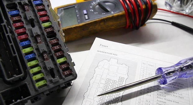 how to run accessory wire to fuse box